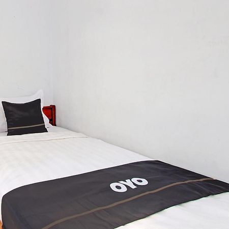 RedDoorz Syariah near Alun Alun Balai Kota Tegal Hotel Luaran gambar