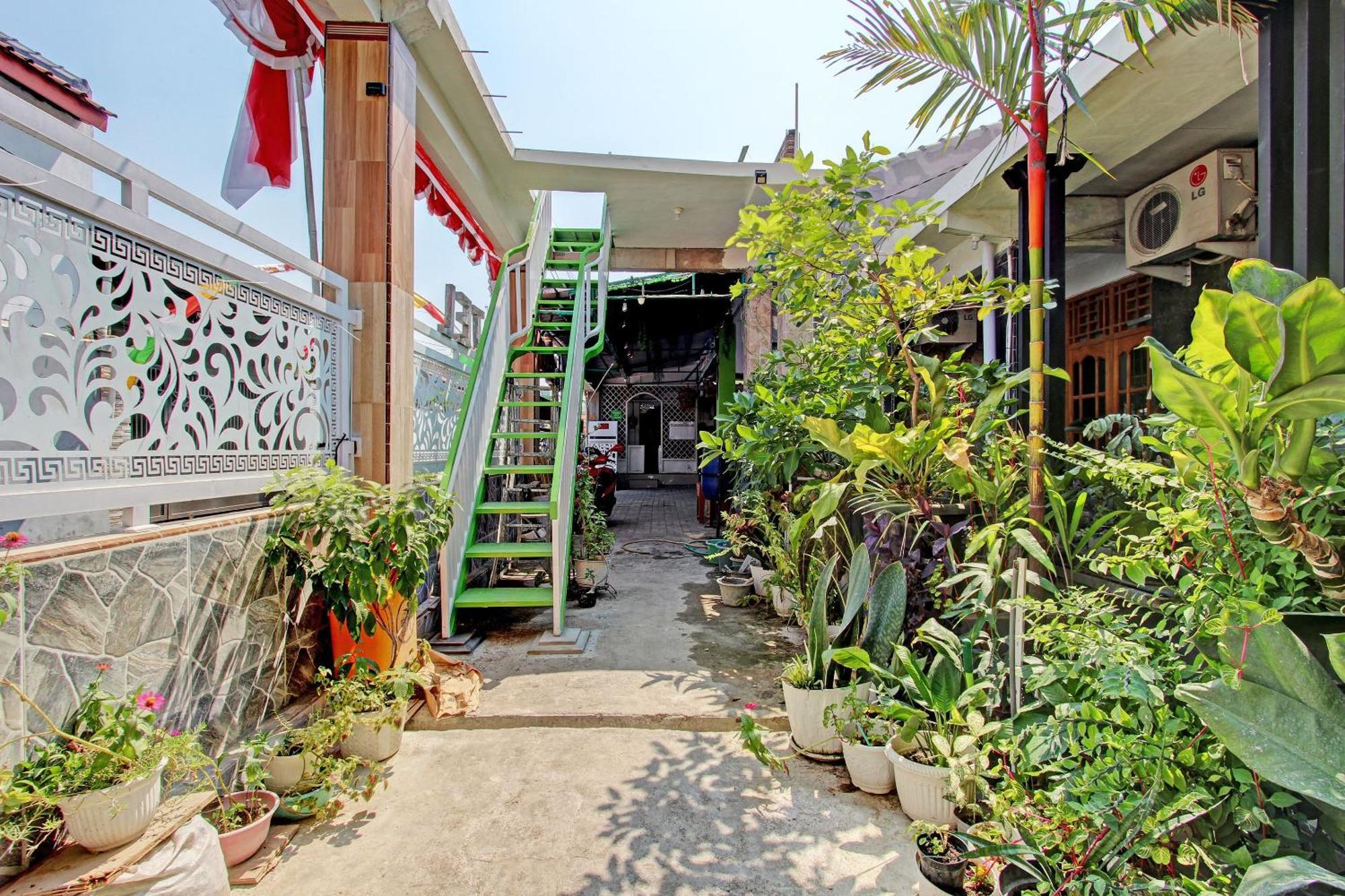 RedDoorz Syariah near Alun Alun Balai Kota Tegal Hotel Luaran gambar