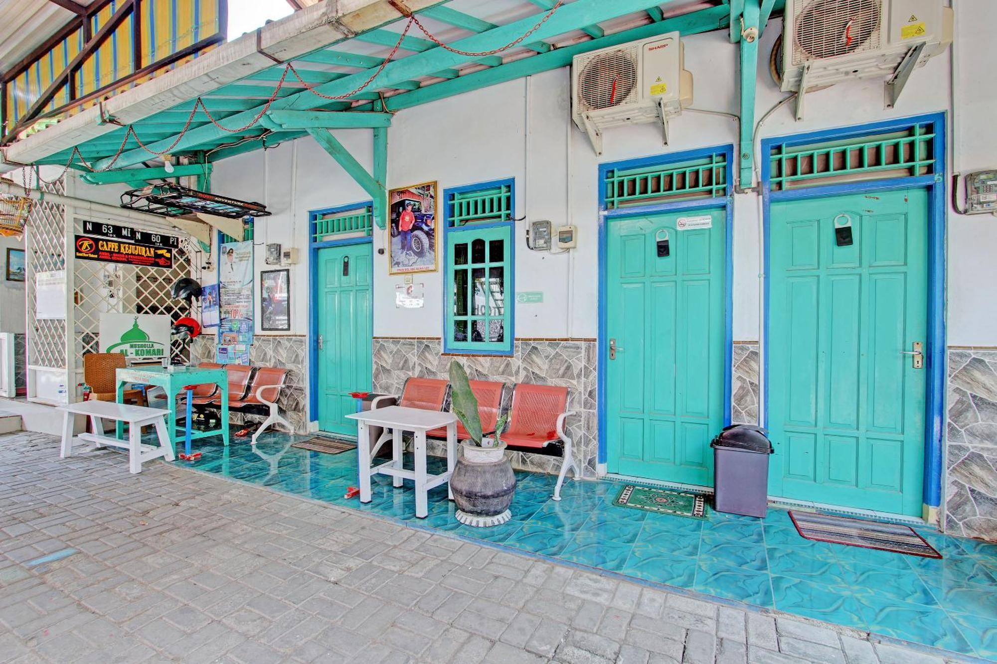 RedDoorz Syariah near Alun Alun Balai Kota Tegal Hotel Luaran gambar