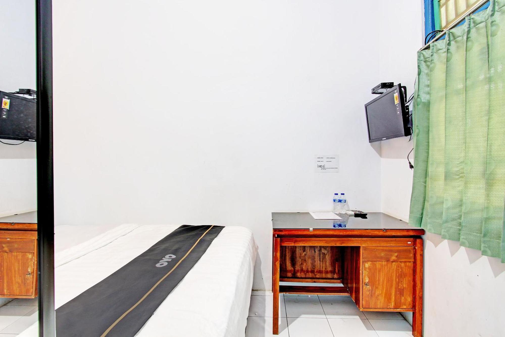 RedDoorz Syariah near Alun Alun Balai Kota Tegal Hotel Luaran gambar
