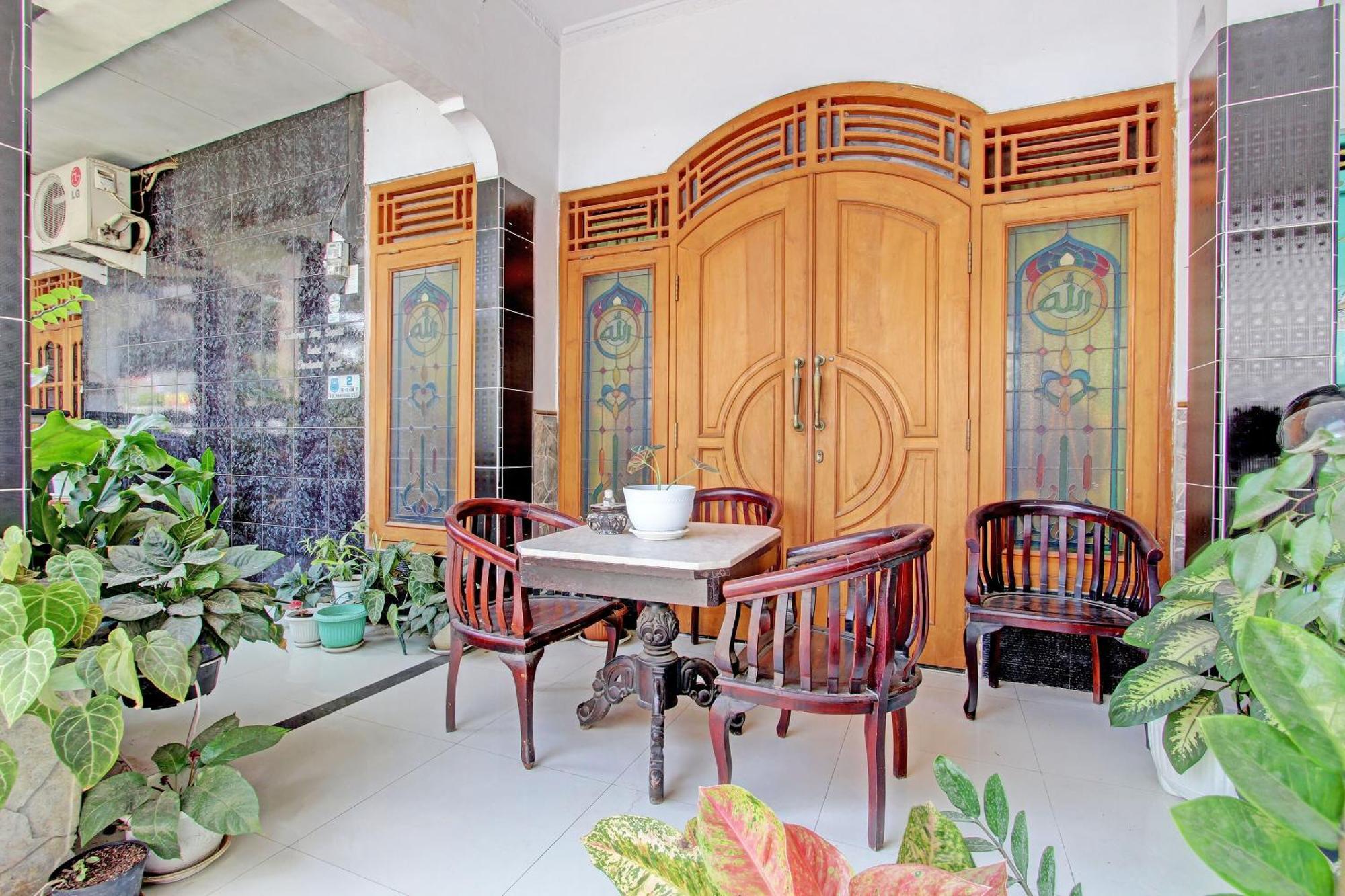 RedDoorz Syariah near Alun Alun Balai Kota Tegal Hotel Luaran gambar