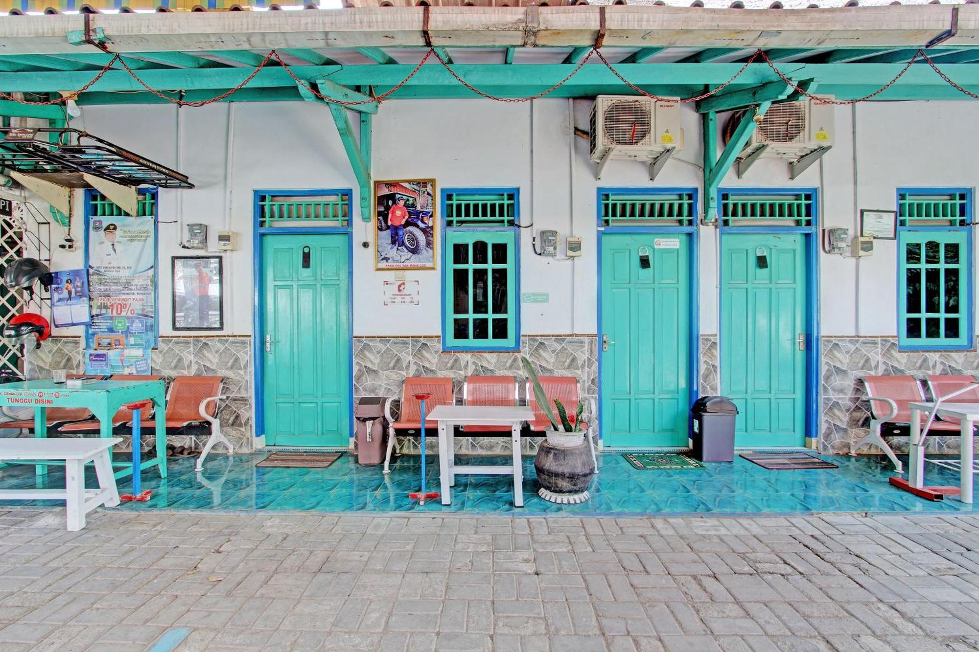 RedDoorz Syariah near Alun Alun Balai Kota Tegal Hotel Luaran gambar